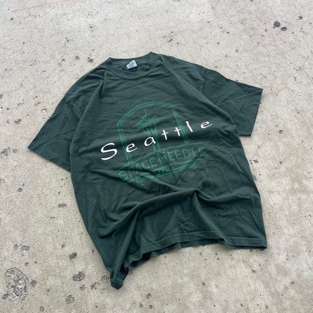 Vintage 1995 Murina Seattle Space Needle Graphic Tee Shirt